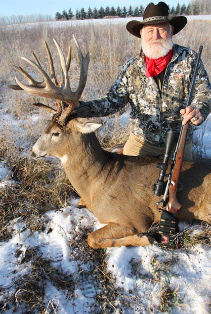 larry-with-whitetail