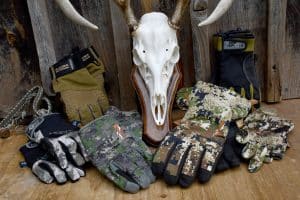 best hunting gloves feature image
